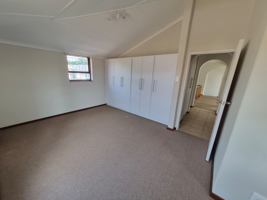 5 Bedroom Property for Sale in Bayview Western Cape